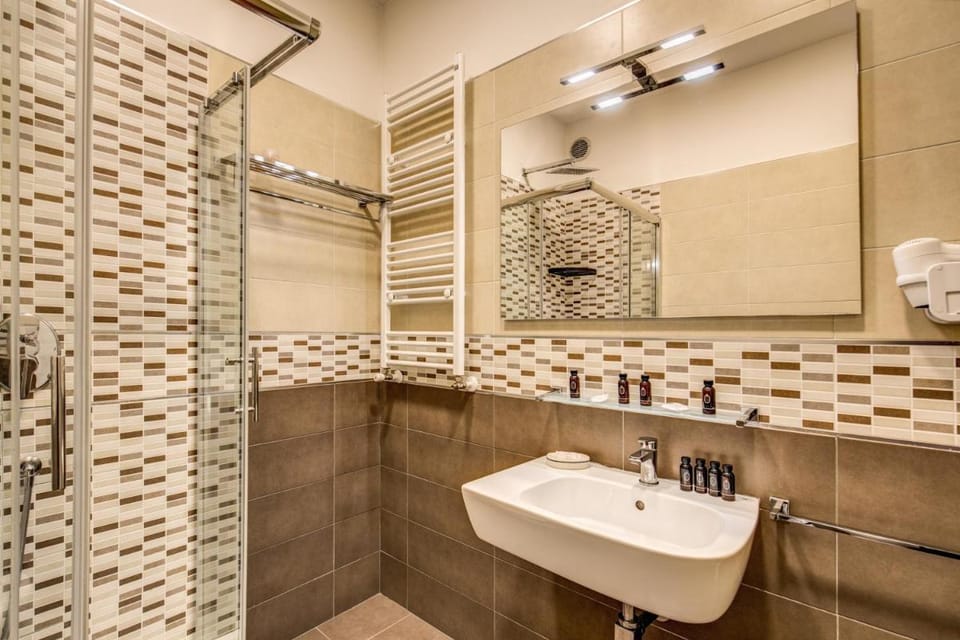 Gravina Suite Frattina Bed and Breakfast in Rome