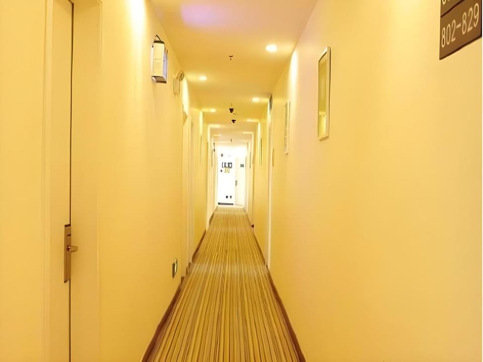 7 Days Inn Chongqing Shapingba High-Speed Railway Station Hotel in China