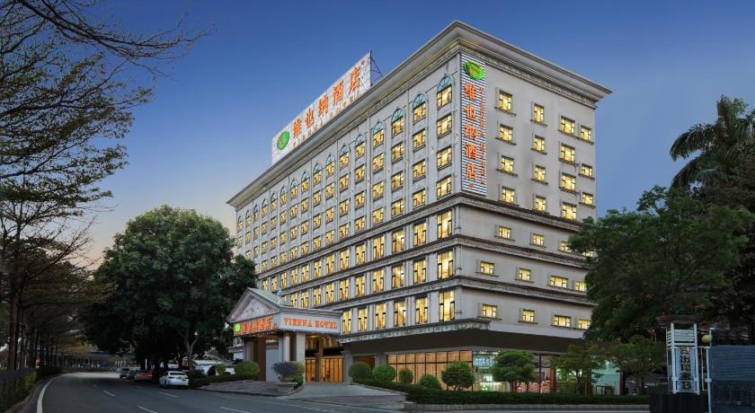 Vienna Hotel Shenzhen Longhua Renmin Nan Road Branch Hotel in Shenzhen