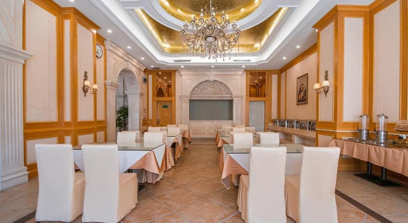 Vienna Hotel Shenzhen Longhua Renmin Nan Road Branch Hotel in Shenzhen