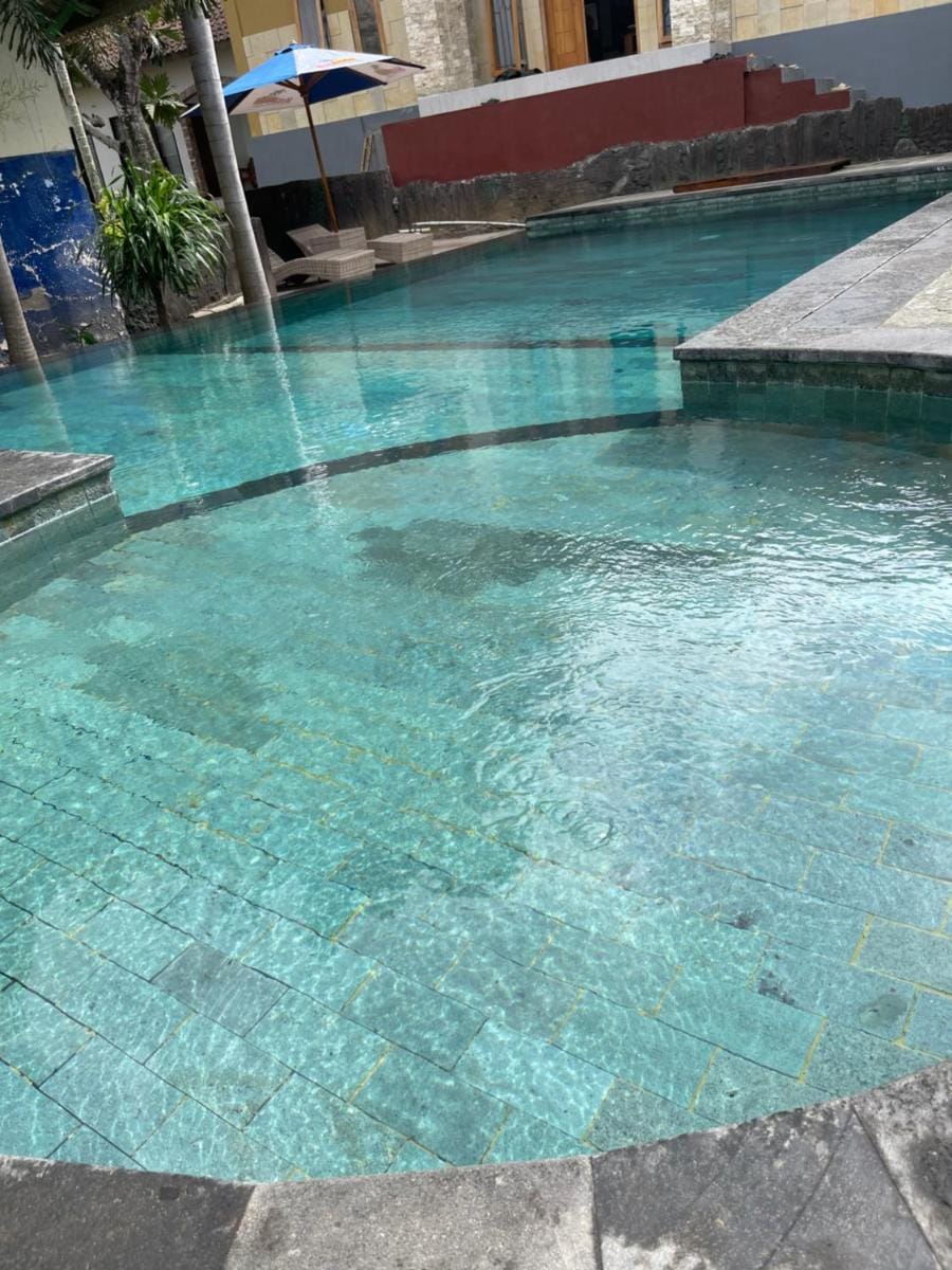 Tri Putri Bungalow Bed and Breakfast in Pujut