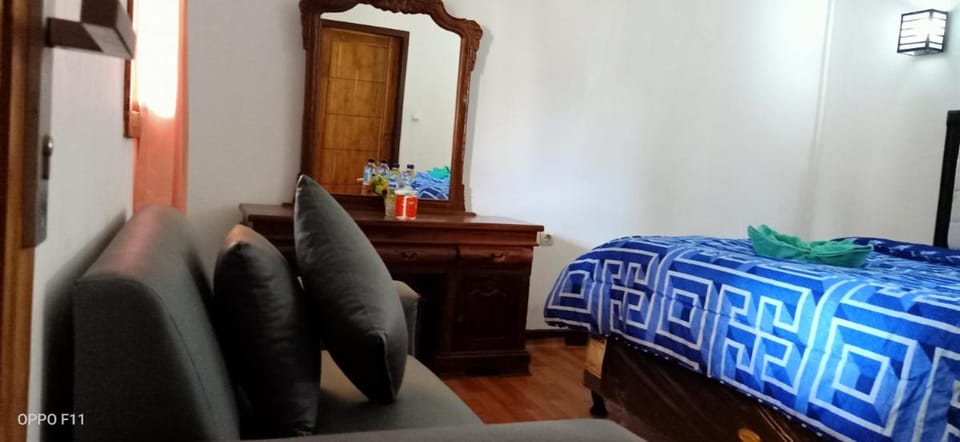 Tri Putri Bungalow Bed and Breakfast in Pujut
