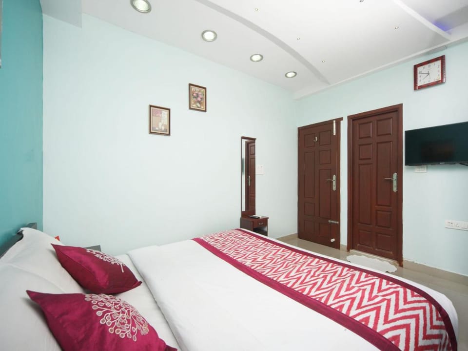 Max Classic Serviced Apartment Bed and Breakfast in Chennai