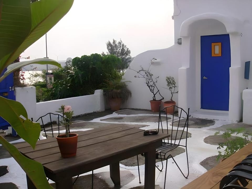Beach House Bed and Breakfast in Hengchun Township