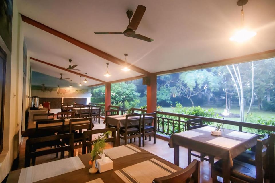 Chitwan Paradise Hotel Hotel in Bagmati Province, Nepal