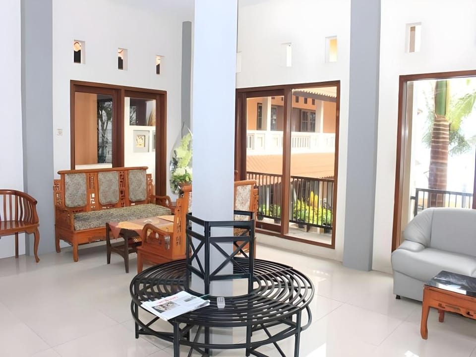 Baru Dua Beach Hotel and Restaurant Hotel in East Java