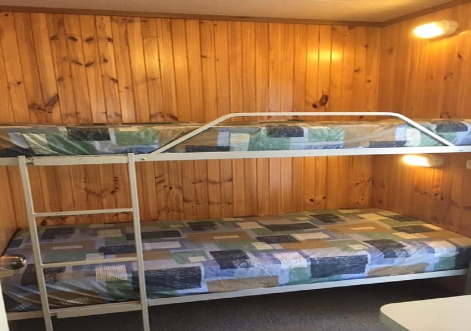 Lake Fyans Holiday Park Campground/ 
RV Resort in Victoria
