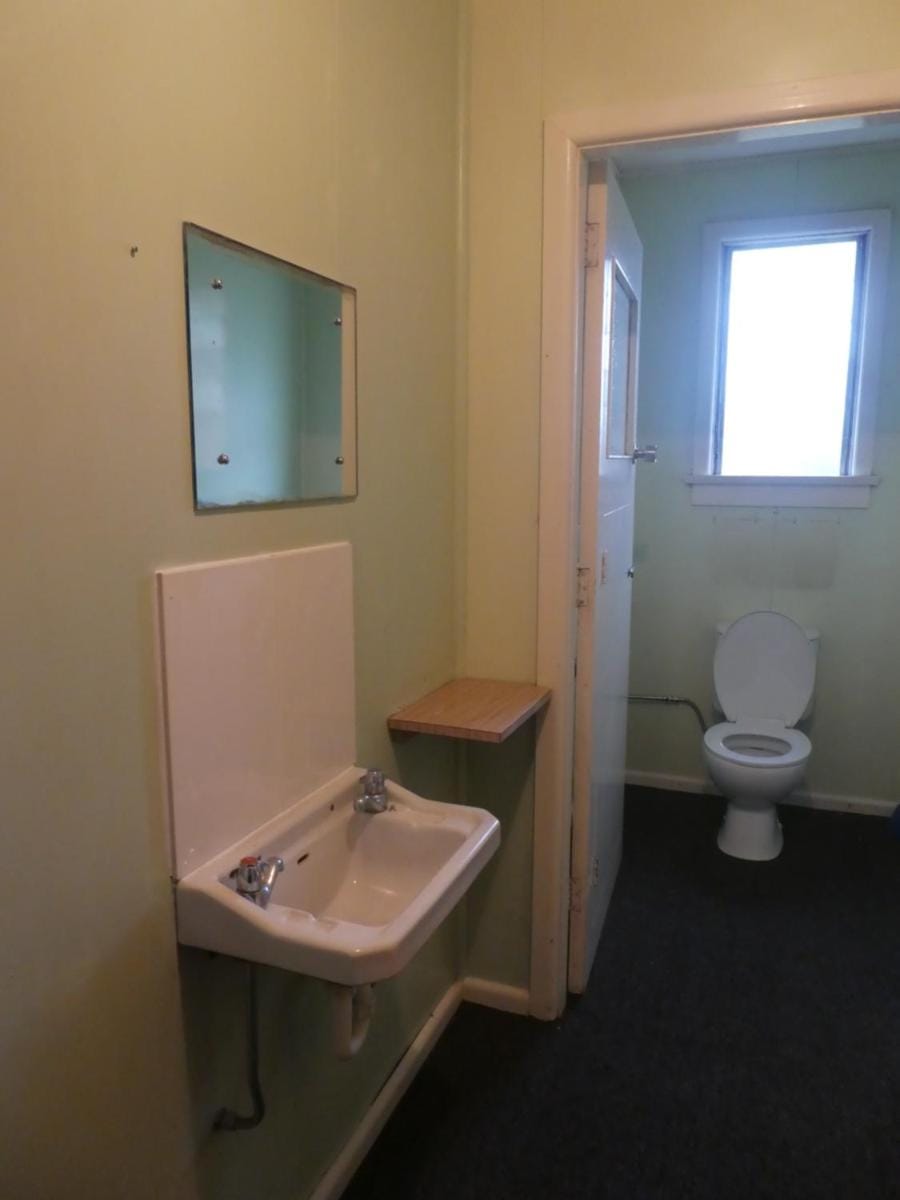 Thomas's Catlins Lodge and Camp Ground Lodge in Otago
