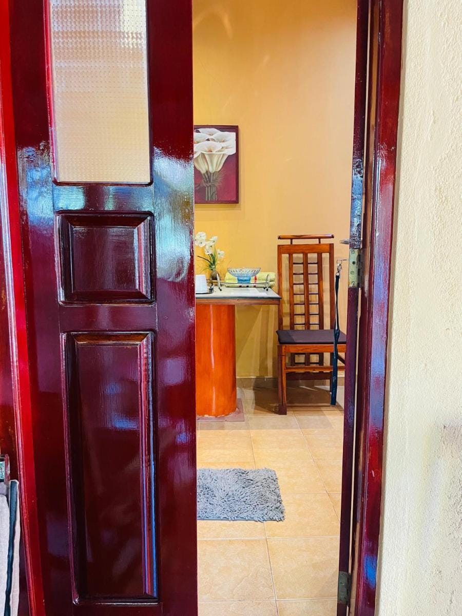White Villa Apartment in Southern Province