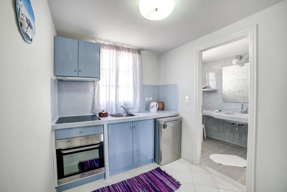 Monolithia Apartment in Santorini