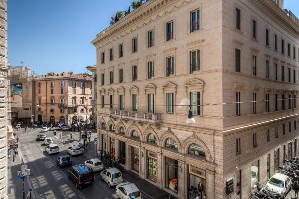 Charme & Chic Bed and Breakfast in Rome