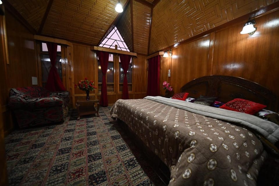 Goona palace houseboats Docked boat in India