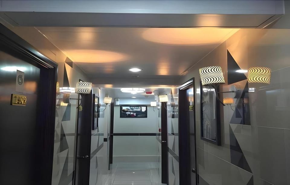 Skycity Hostel Bed and Breakfast in Hong Kong