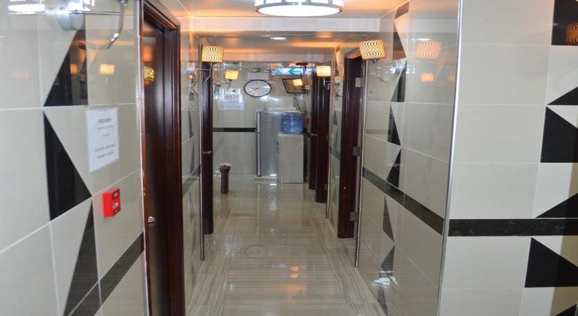 Skycity Hostel Bed and Breakfast in Hong Kong