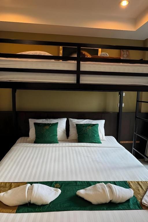 Adamaz House Bed and Breakfast in Bangkok