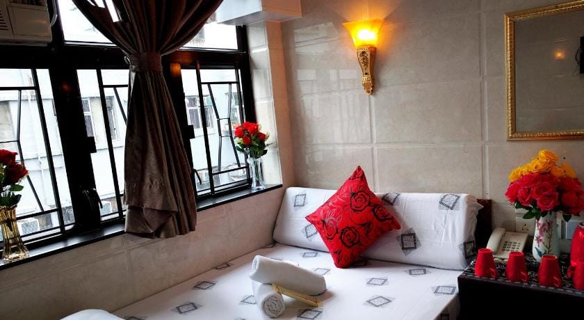 Paris Guest House 10E4 Bed and Breakfast in Hong Kong