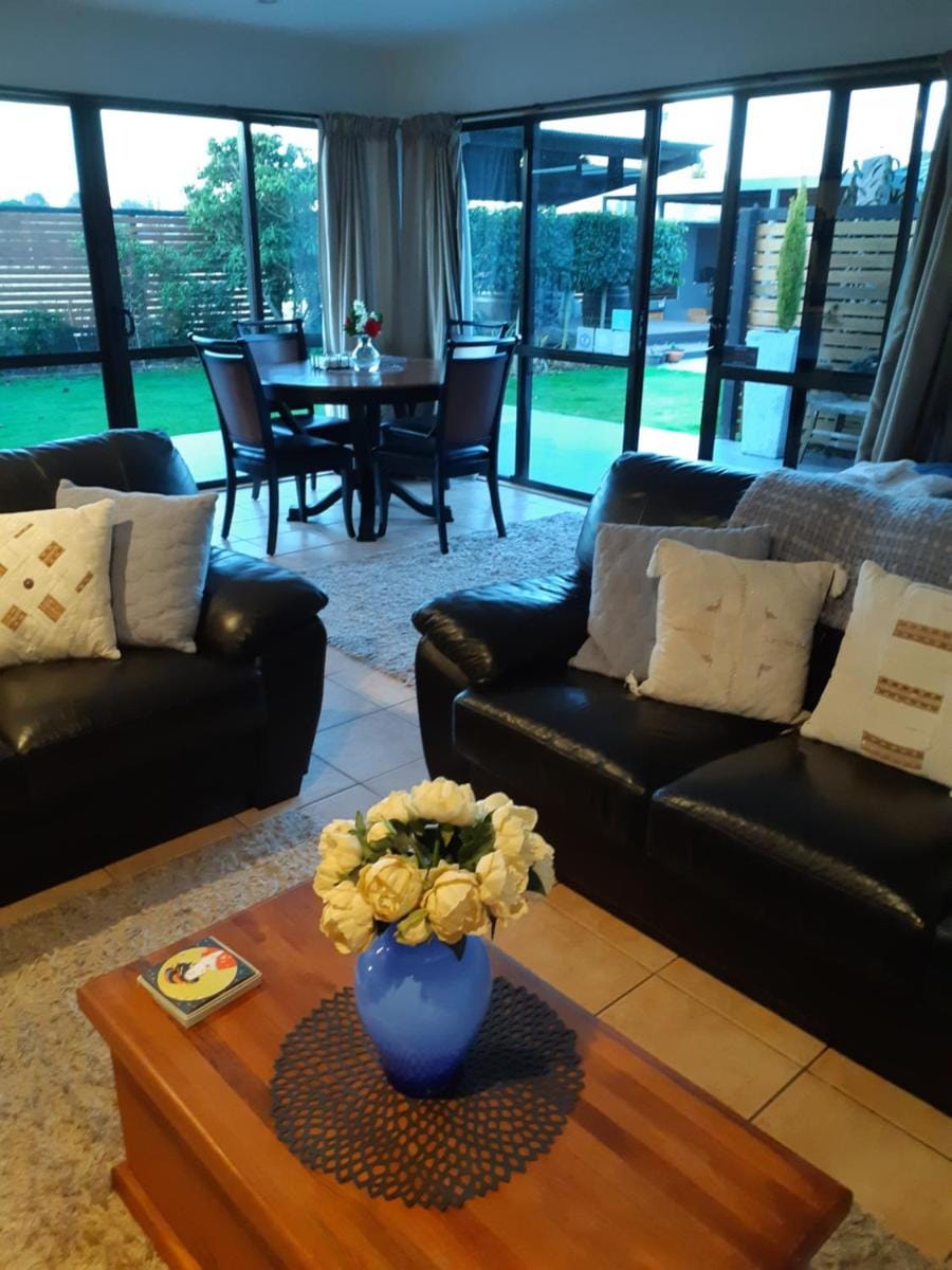 Maples on Harewood Bed and Breakfast in Christchurch