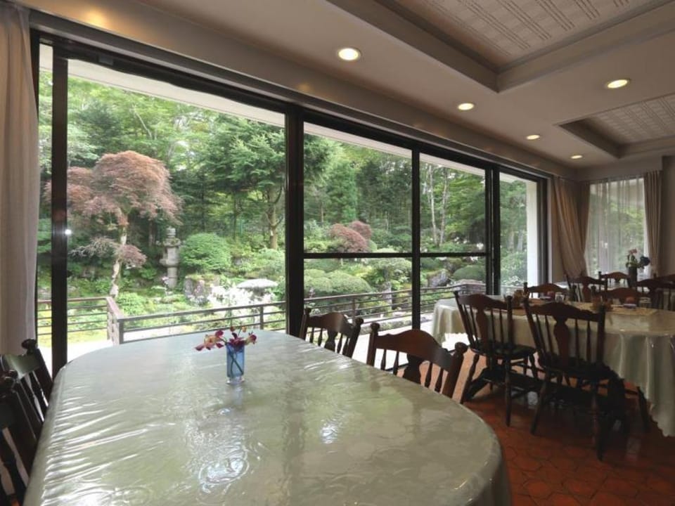 Teiensaryo Yamanakako Ryokan in Shizuoka Prefecture