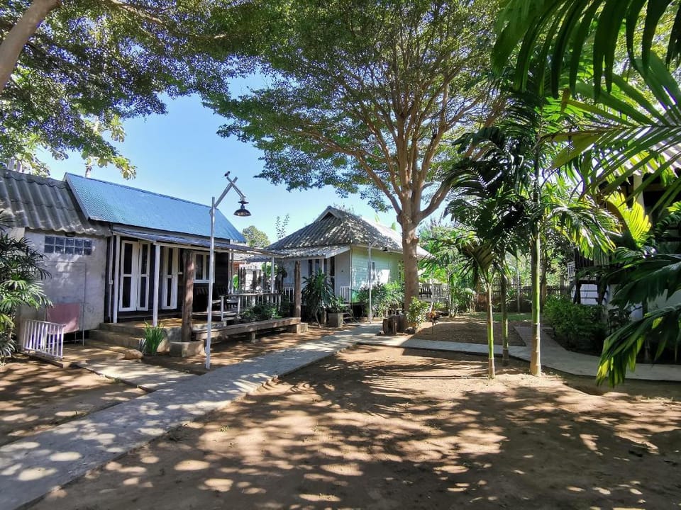 Canary Guesthouse Bed and Breakfast in Thailand