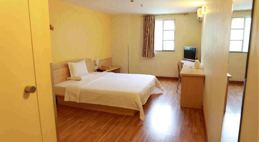 7 Days Inn Guangzhou Shangxiajiu Branch Hotel in Guangzhou