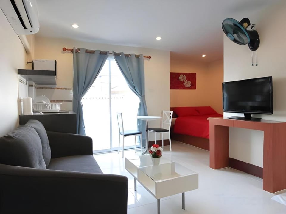 Walking Street Guest House Bed and Breakfast in Pattaya City