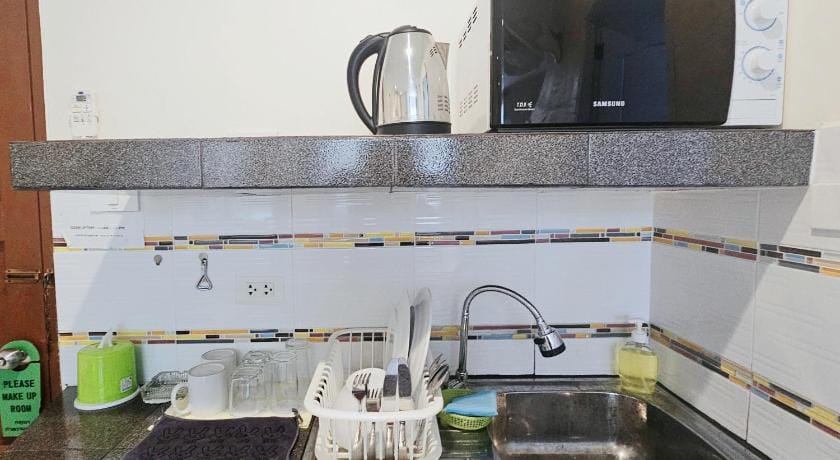Walking Street Guest House Bed and Breakfast in Pattaya City