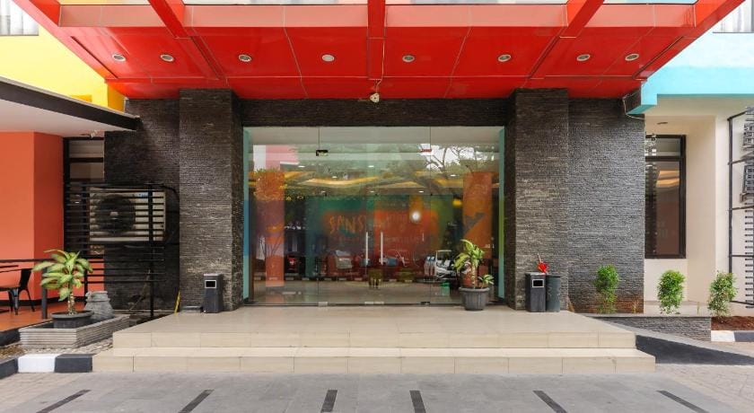 Sans Hotel The Green Bekasi by RedDoorz Hotel in West Java