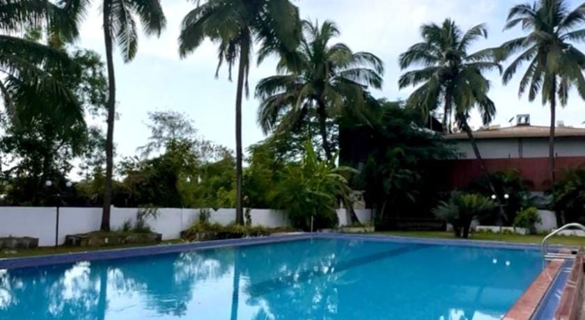 Hotel Riverside Bed and Breakfast in Baga