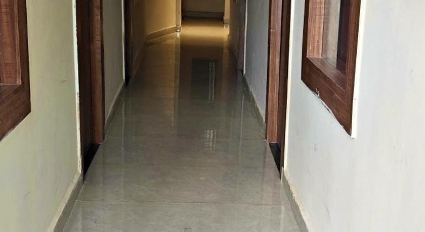 Abhiraj guest house Bed and Breakfast in Uttar Pradesh