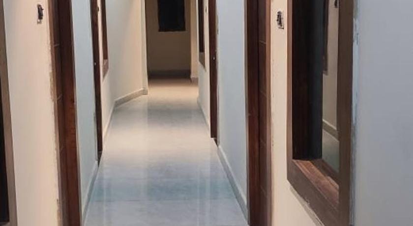 Abhiraj guest house Bed and Breakfast in Uttar Pradesh