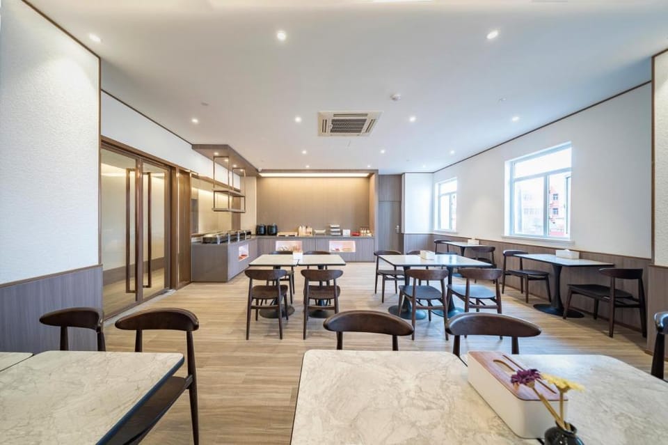 Hanting Hotel Shanghai Jiaotong University Jiangchuan Road Second Branch Hotel in Shanghai
