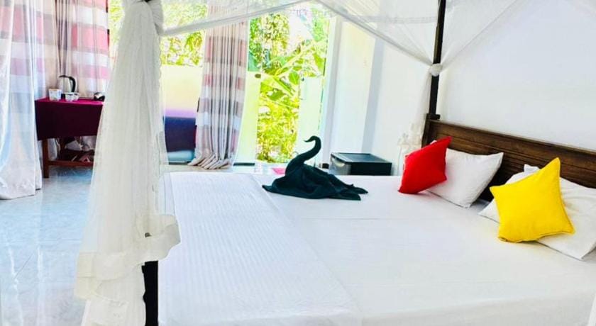 Sajana Ocean Hill Hotel Bed and Breakfast in Mirissa