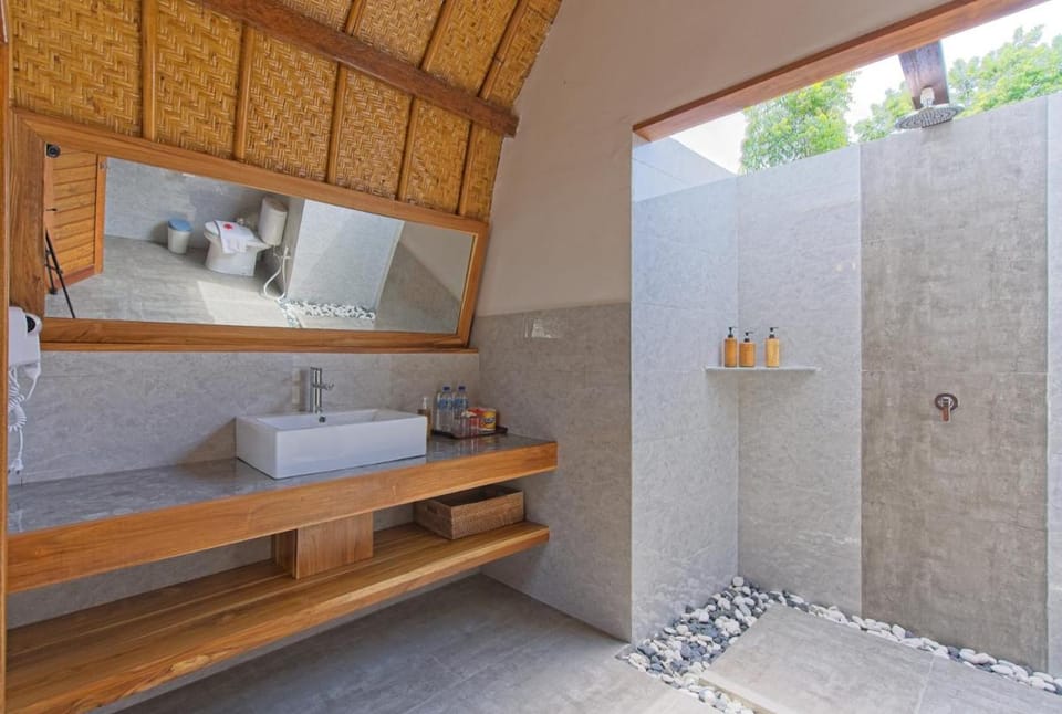 Chill Out Bungalows Campground/ 
RV Resort in Pemenang