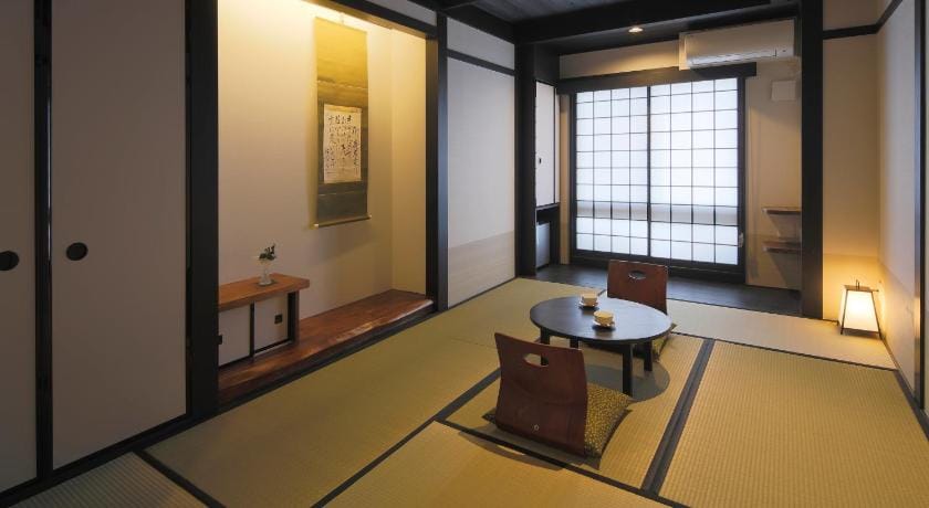 Kyomachiya Ryokan Sakura - Urushitei Ryokan in Kyoto