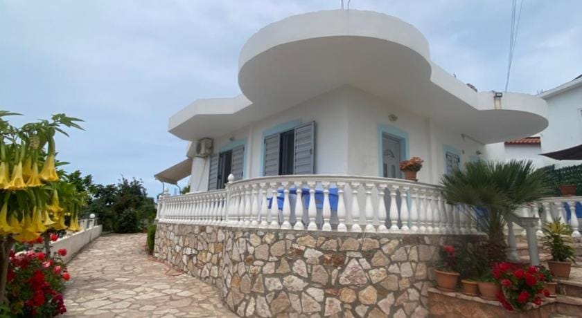 Vila leo Apartment in Ksamil