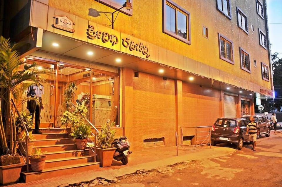 Zipp Lite Murugeshpalya Hotel in Bengaluru