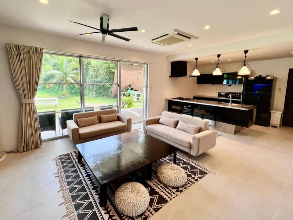 Guesthouse Umioto Miyakojima Hotel in Okinawa Prefecture