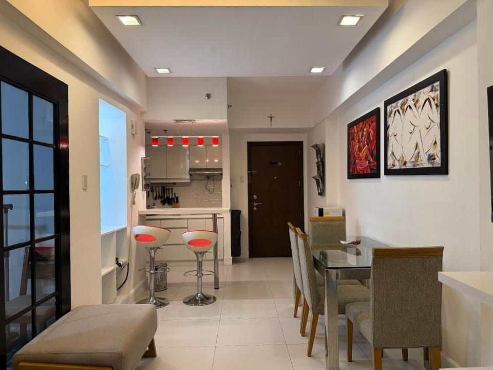 Luxury Condo at Forbeswood Parklane The Fort BGC Apartment in Makati