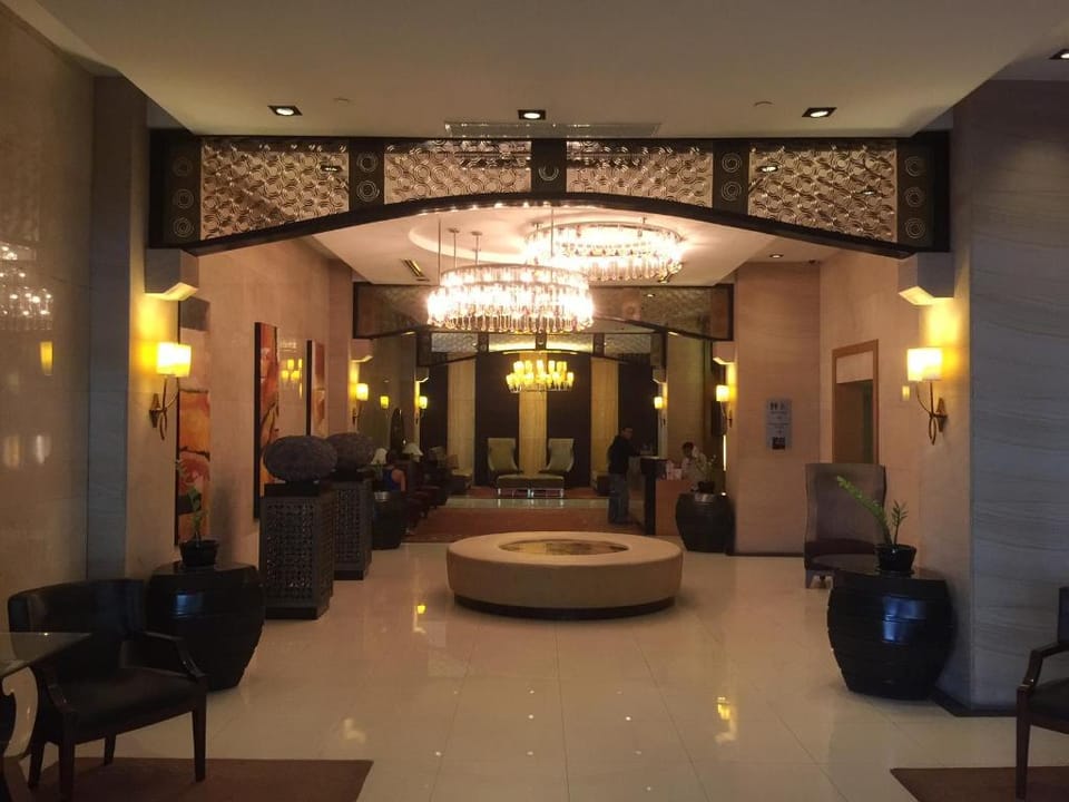 Luxury Condo at Forbeswood Parklane The Fort BGC Apartment in Makati