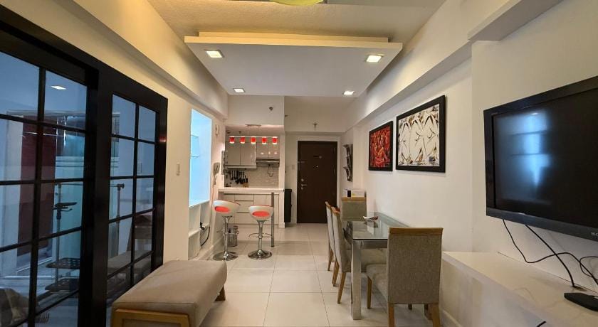 Luxury Condo at Forbeswood Parklane The Fort BGC Apartment in Makati