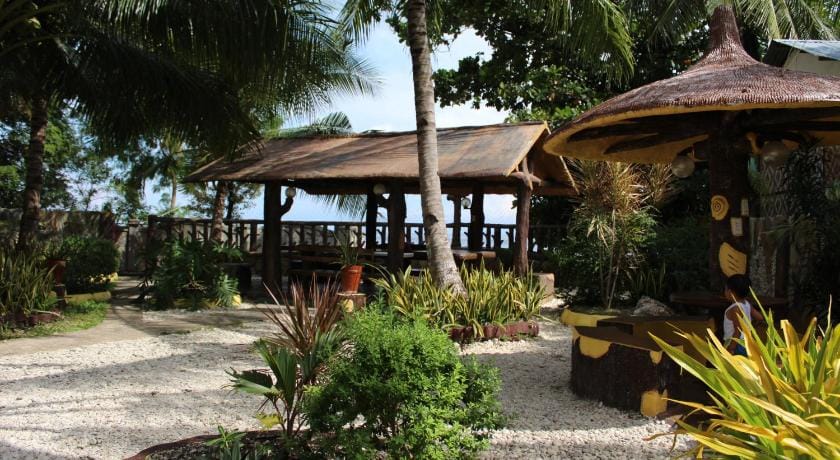 Lagnasons Place Bed and Breakfast in Oslob