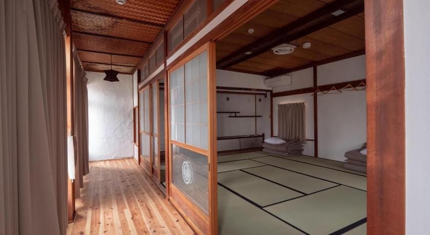 Kamp Houkan-cho Backpacker's Inn & Lounge Hostel in Japan