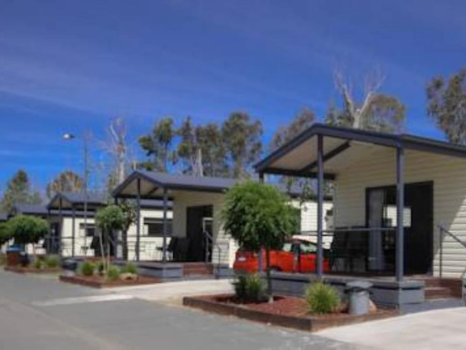 Sun Country Lifestyle Park Campground/ 
RV Resort in Mulwala