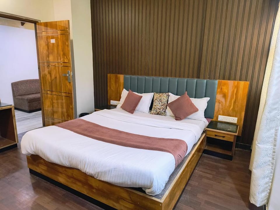 Hotel Bridge Hotel in Ahmedabad