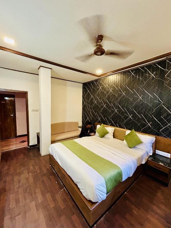 Hotel Bridge Hotel in Ahmedabad