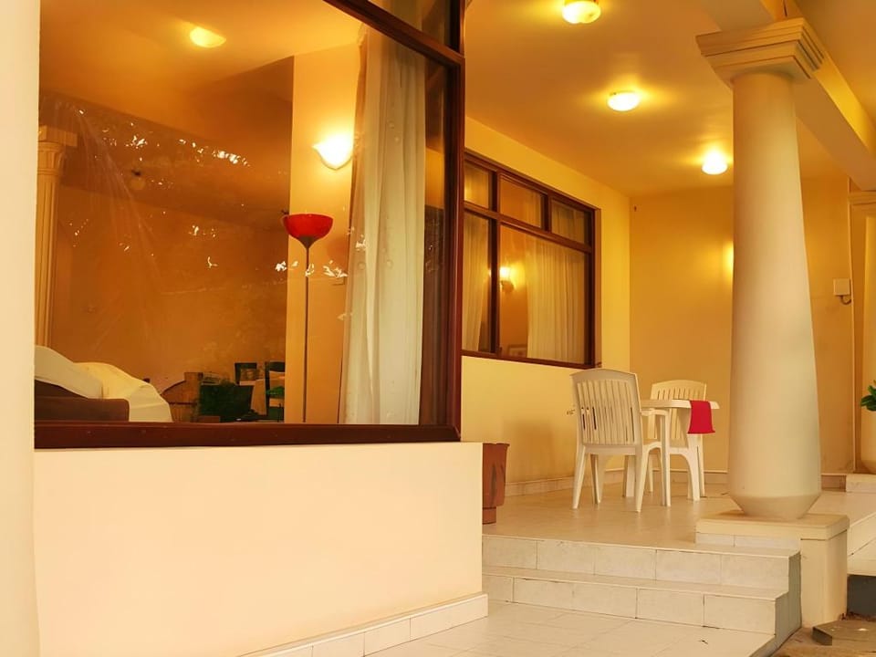Janishi Residencies Bed and Breakfast in Negombo