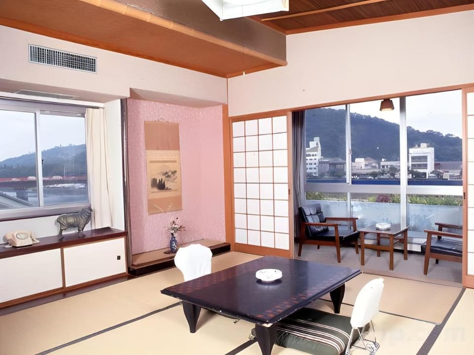 River Side Hotel Shoei Ryokan in Japan