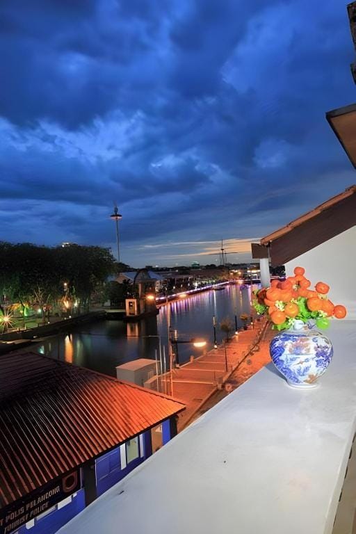 HEEREN BY THE RIVER HOTEL Hotel in Malacca