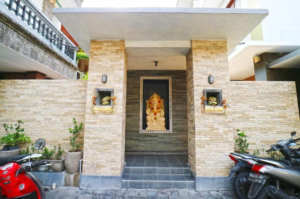 Ronta Bungalows Hotel in Kuta