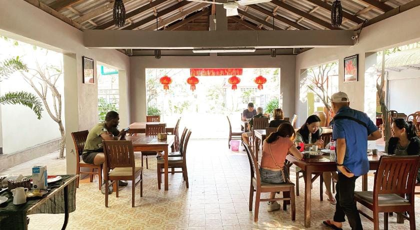 Neakru Guesthouse and Restaurant Hotel in Cambodia